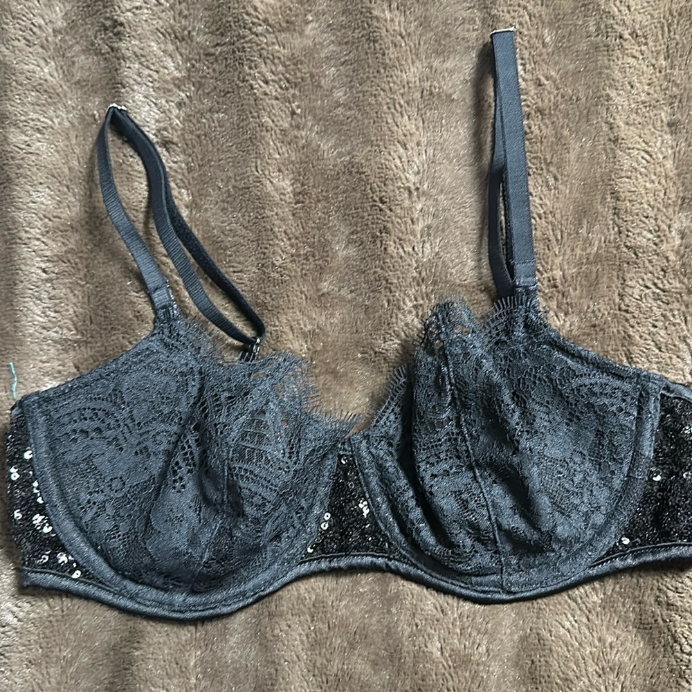 VICTORIAS SECRET Dream Angles Push -Up without Padding Black Sz 32D